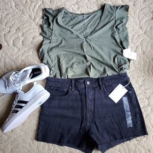 NWT Free Assembly Denim 90's cut off short | Size 12 | Black